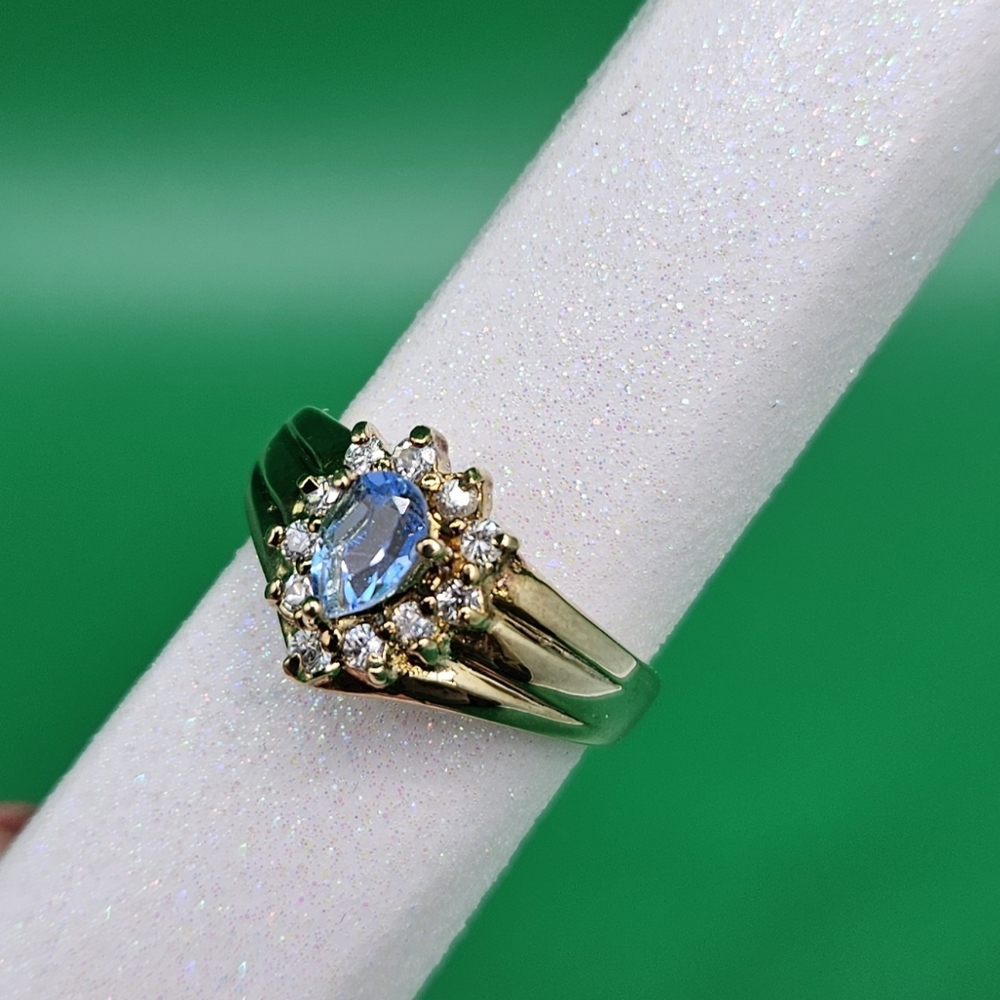 Sky Blue Topaz ring with crystals size 6-3/4  925 silver with gold tone